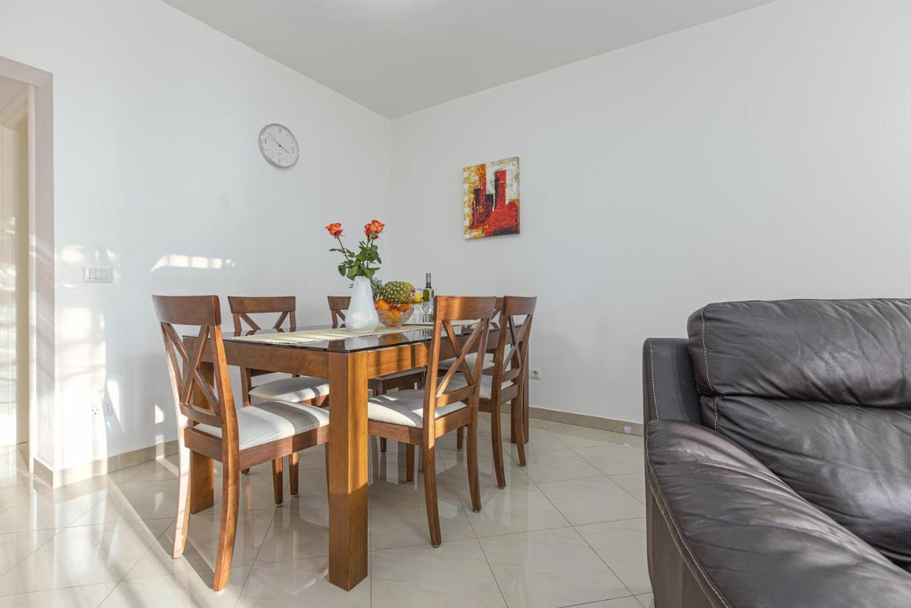 Apartamento Koraca B4 Kirmenjak Exterior foto